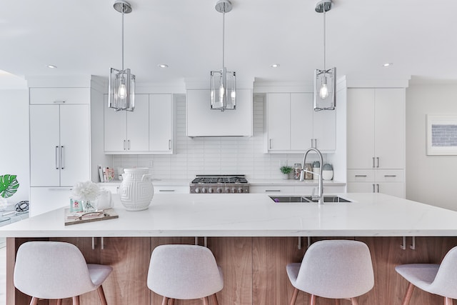 white kitchen worktop next to chairs